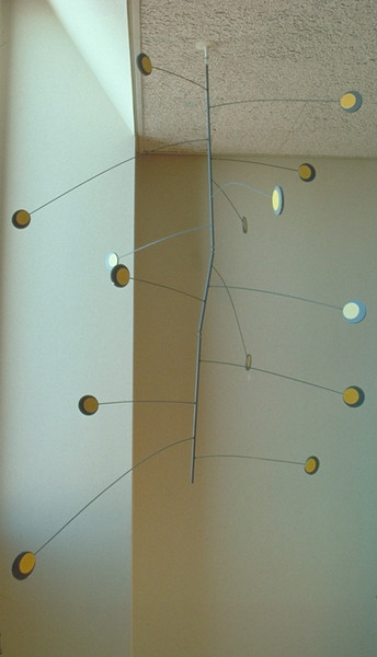 Cortical circuit (for Mihoko; mobile installation), spring steel rod, acrylic plastic, alkyd acrylic enamel, ball bearings, 48 x 60 x 36 in (WxHxD)